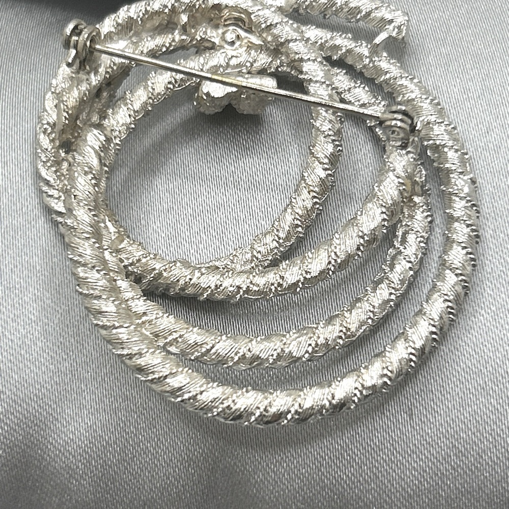 2 Vintage Brooches Silver tone W  Marcasite Style & Silver Rope Abstract Twist - Picture 3 of 10